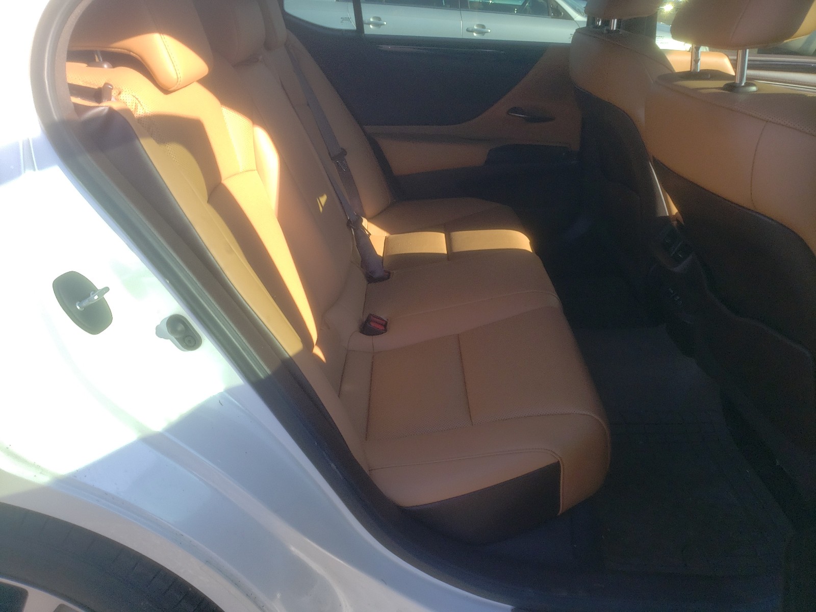Photo 6 from auction – 2019 LEXUS ES 350 with VIN 58ABZ1B19KU049255