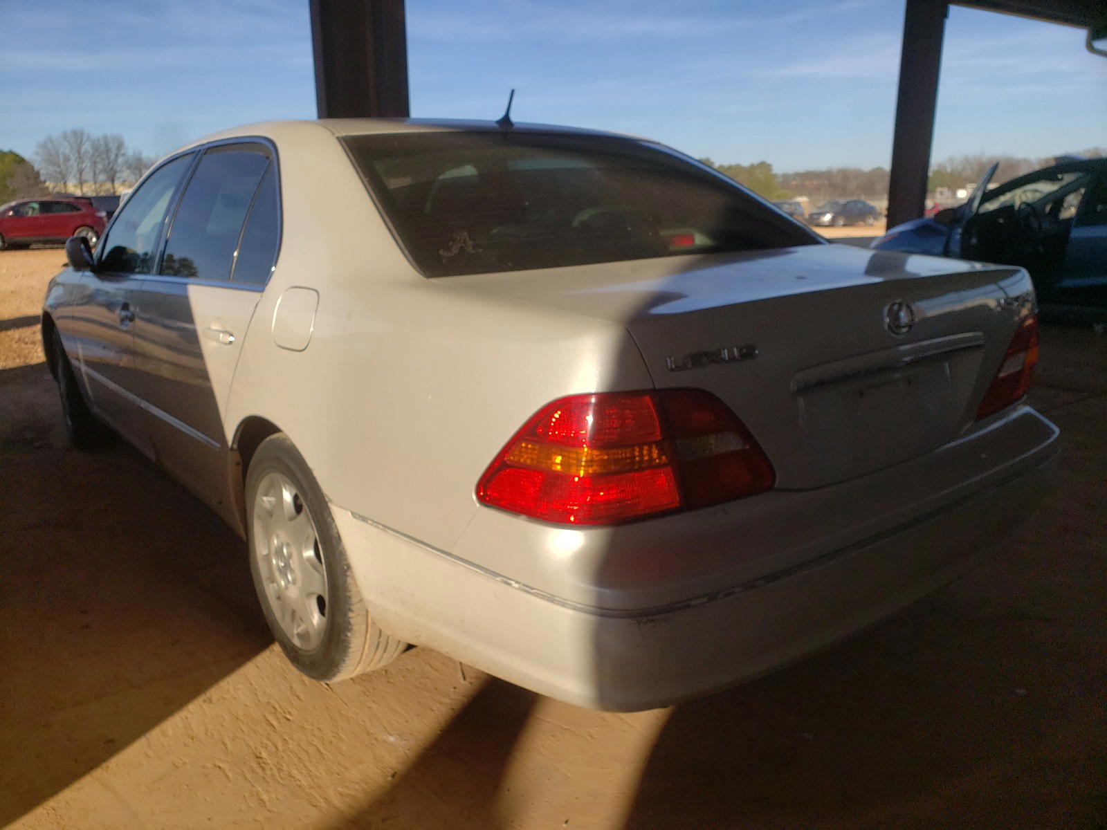 Photo 3 from auction – 2001 LEXUS LS 430 with VIN JTHBN30F510046522