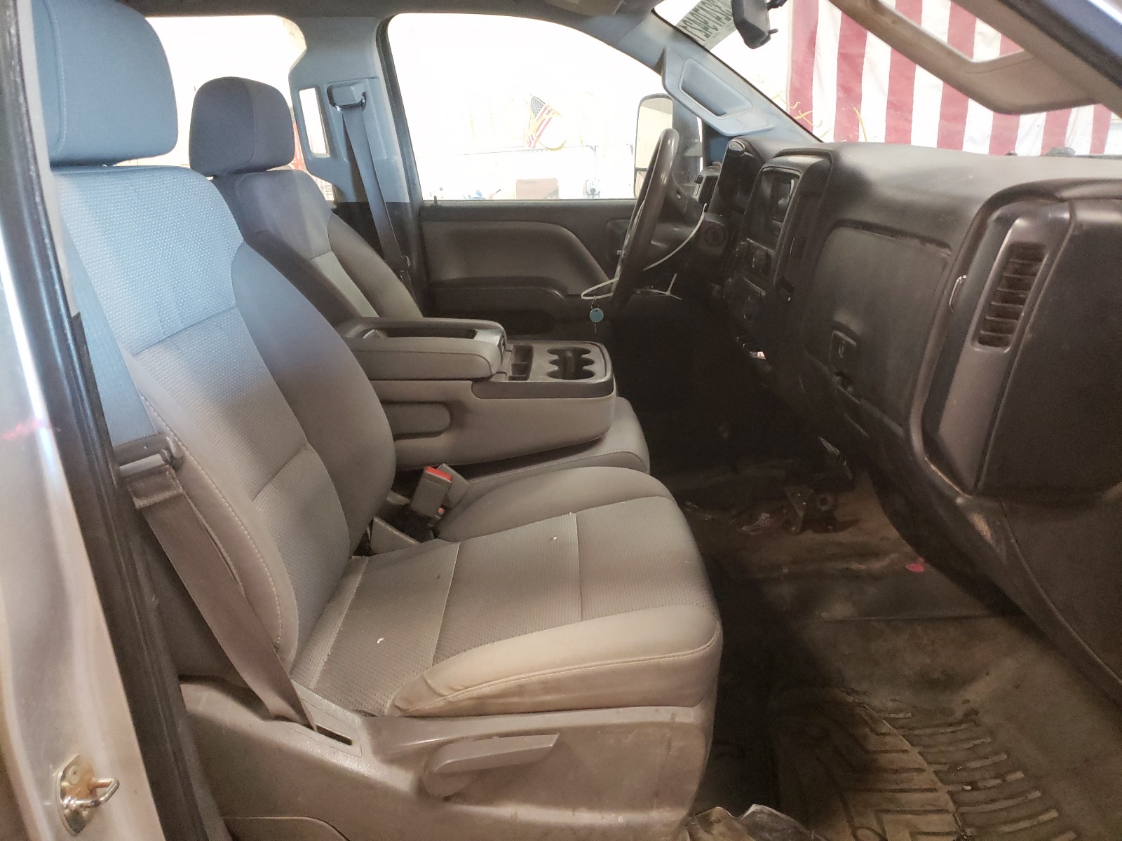 Photo 5 from auction – 2015 CHEVROLET SILVERADO with VIN 1GC1KUE87FF581443