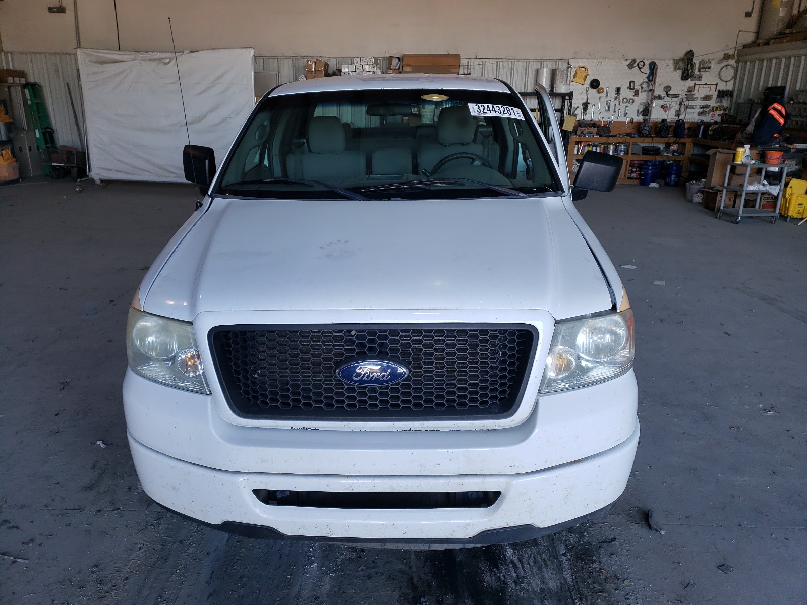 Photo 7 from auction – 2006 FORD F150 with VIN 1FTRX12W86NA95168