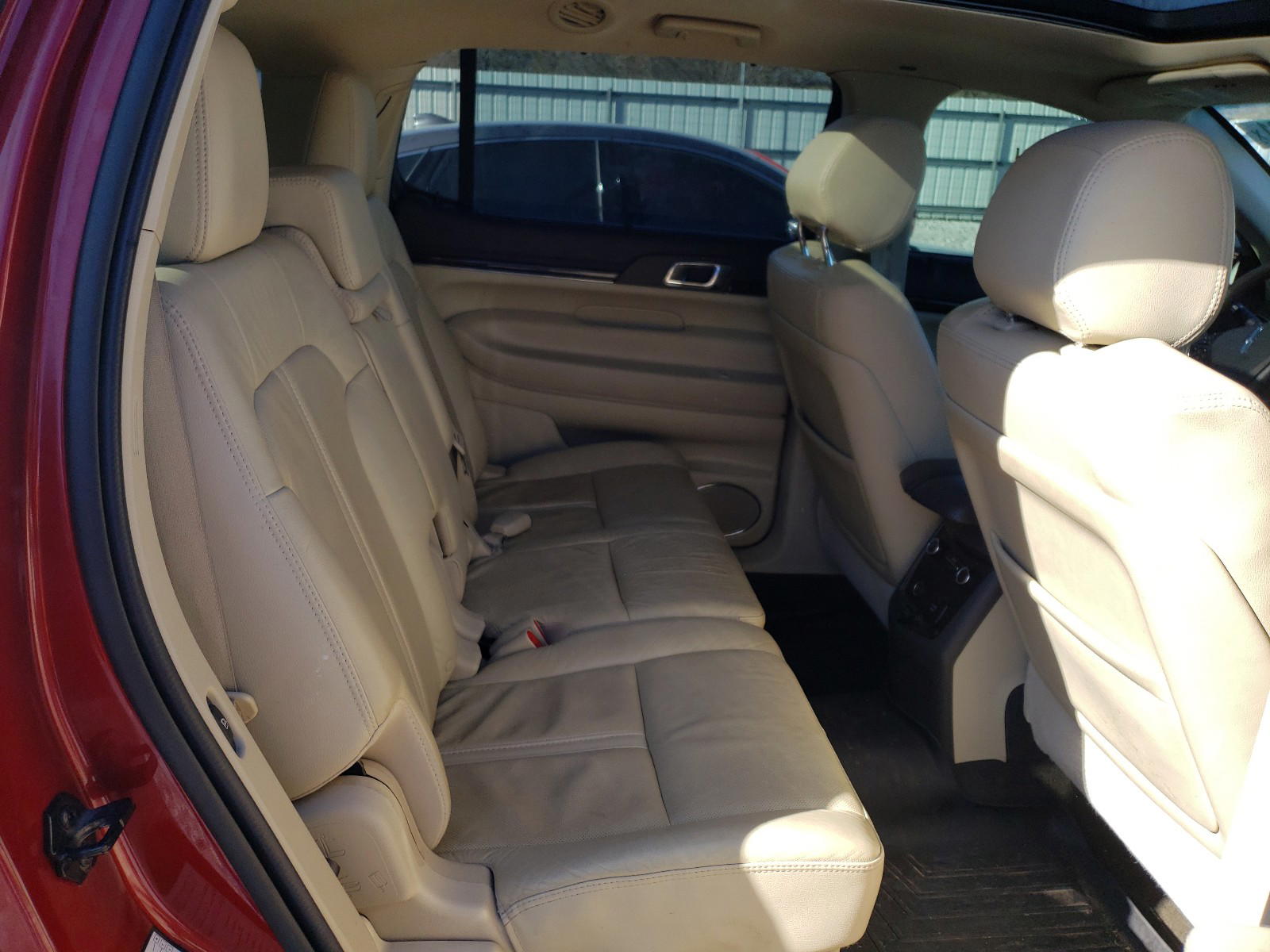 Photo 6 from auction – 2014 LINCOLN MKT with VIN 2LMHJ5FK6EBL52575