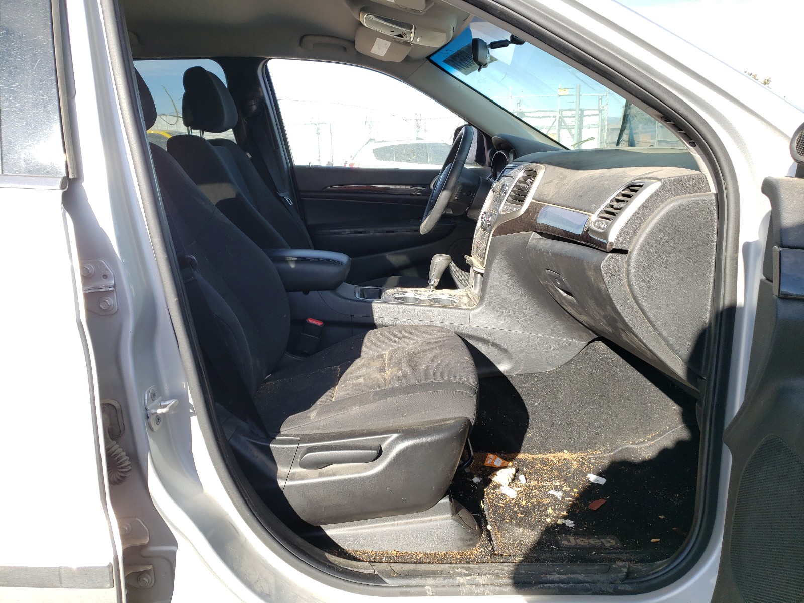 Photo 5 from auction – 2012 JEEP GRAND CHER with VIN 1C4RJEAG8CC142306