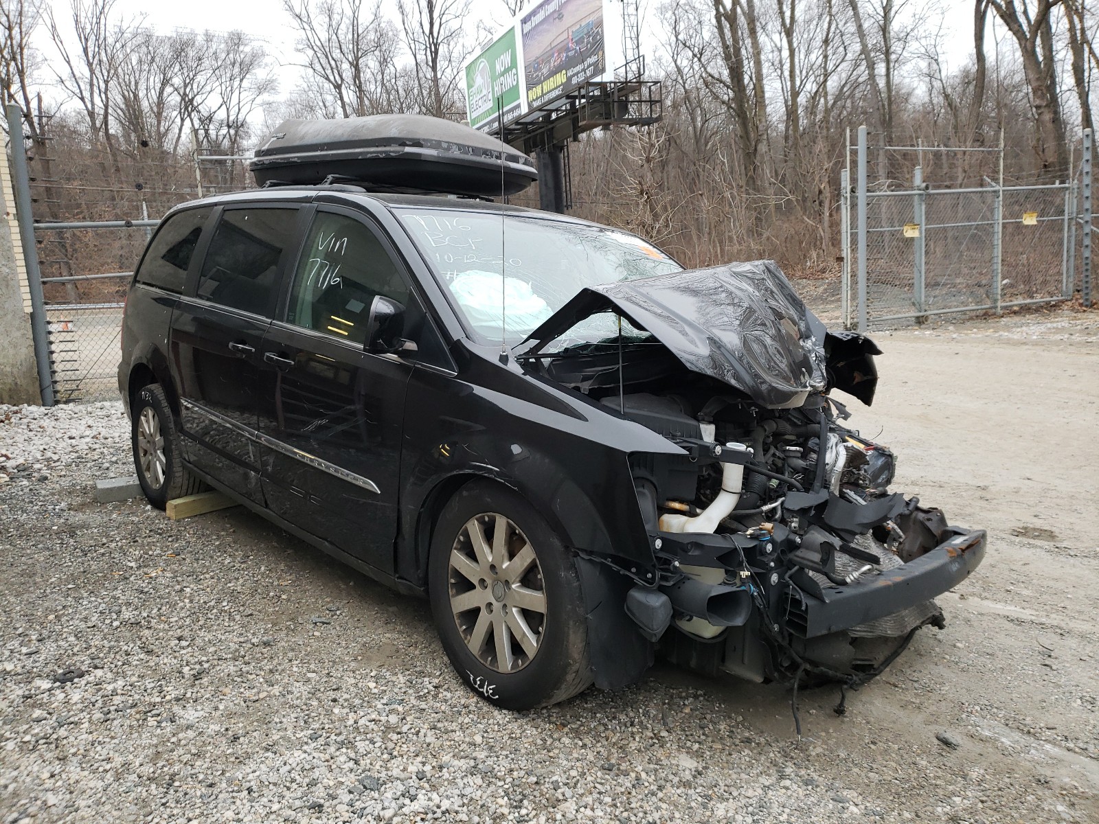 CHRYSLER TOWN & COU 2014 with VIN 2C4RC1BG2ER377716 - Photo from auction