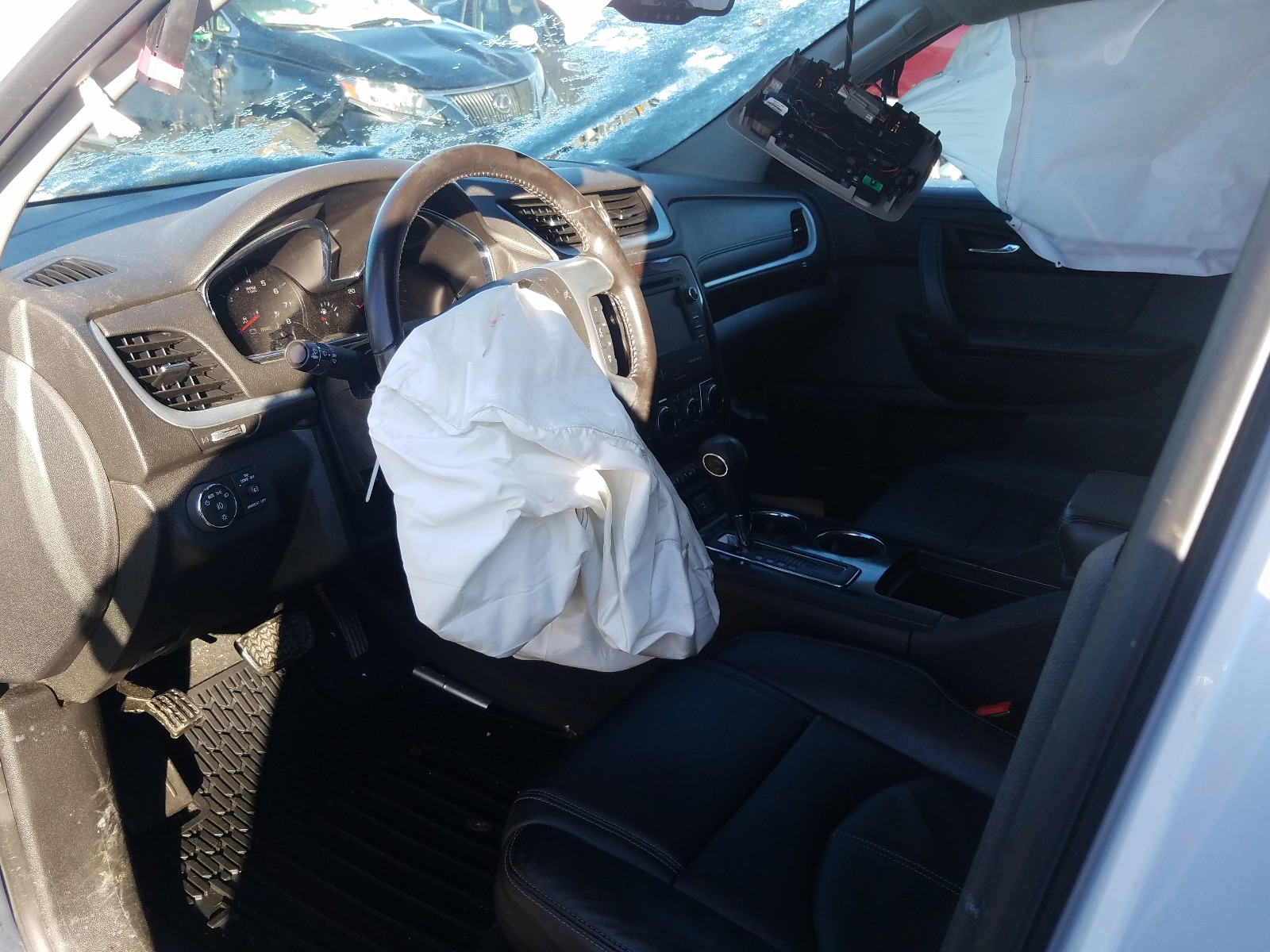 Photo 5 from auction – 2017 CHEVROLET TRAVERSE L with VIN 1GNKVHKD2HJ266156