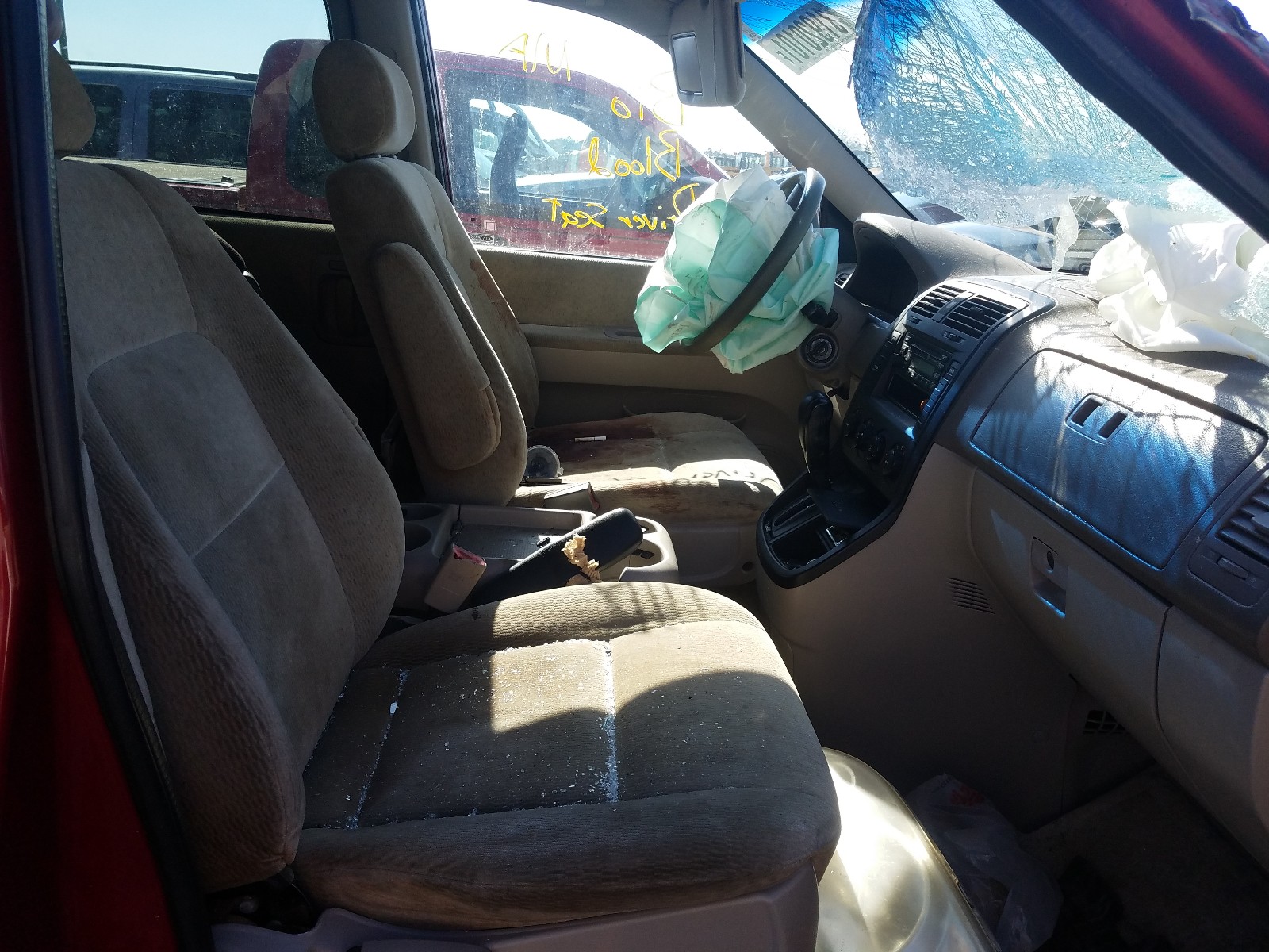 Photo 5 from auction – 2005 KIA SEDONA EX with VIN KNDUP132156716670