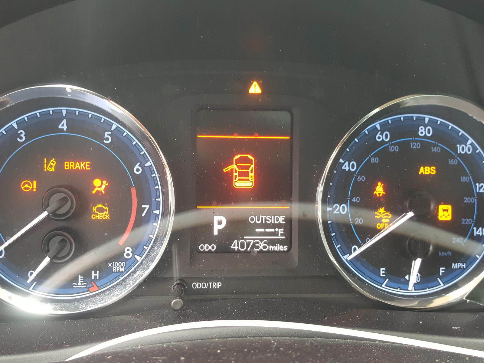 Photo 8 from auction – 2018 TOYOTA COROLLA with VIN 5YFBURHE3JP849953