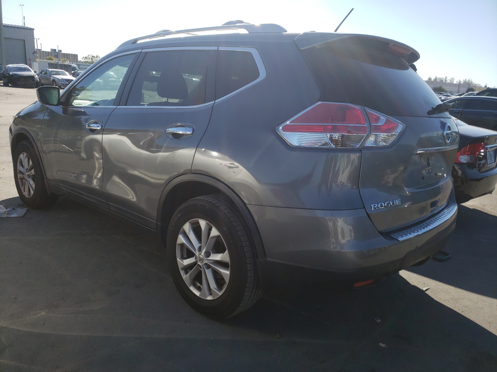 Photo 3 from auction – 2014 NISSAN ROGUE S with VIN 5N1AT2MT3EC858351