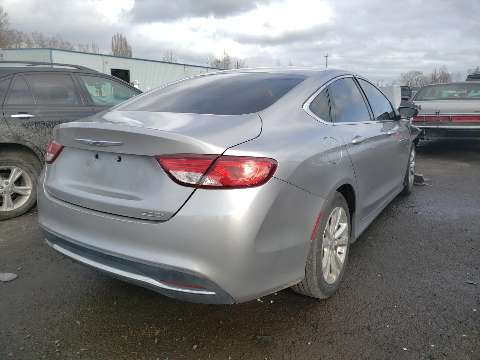 Photo 4 from auction – 2015 CHRYSLER 200 LIMITE with VIN 1C3CCCAB2FN699380