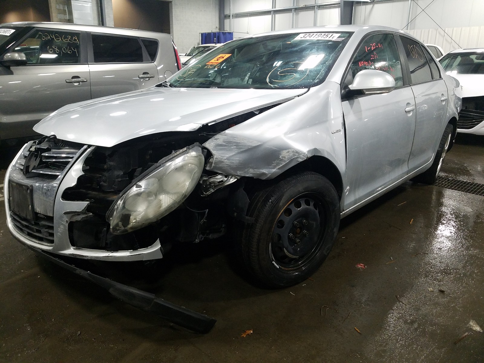 Photo 9 from auction – 2008 VOLKSWAGEN JETTA WOLF with VIN 3VWRJ71KX8M175875