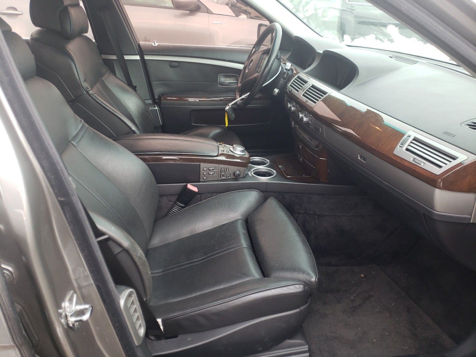 Photo 5 from auction – 2007 BMW 750I with VIN WBAHL83537DT07808