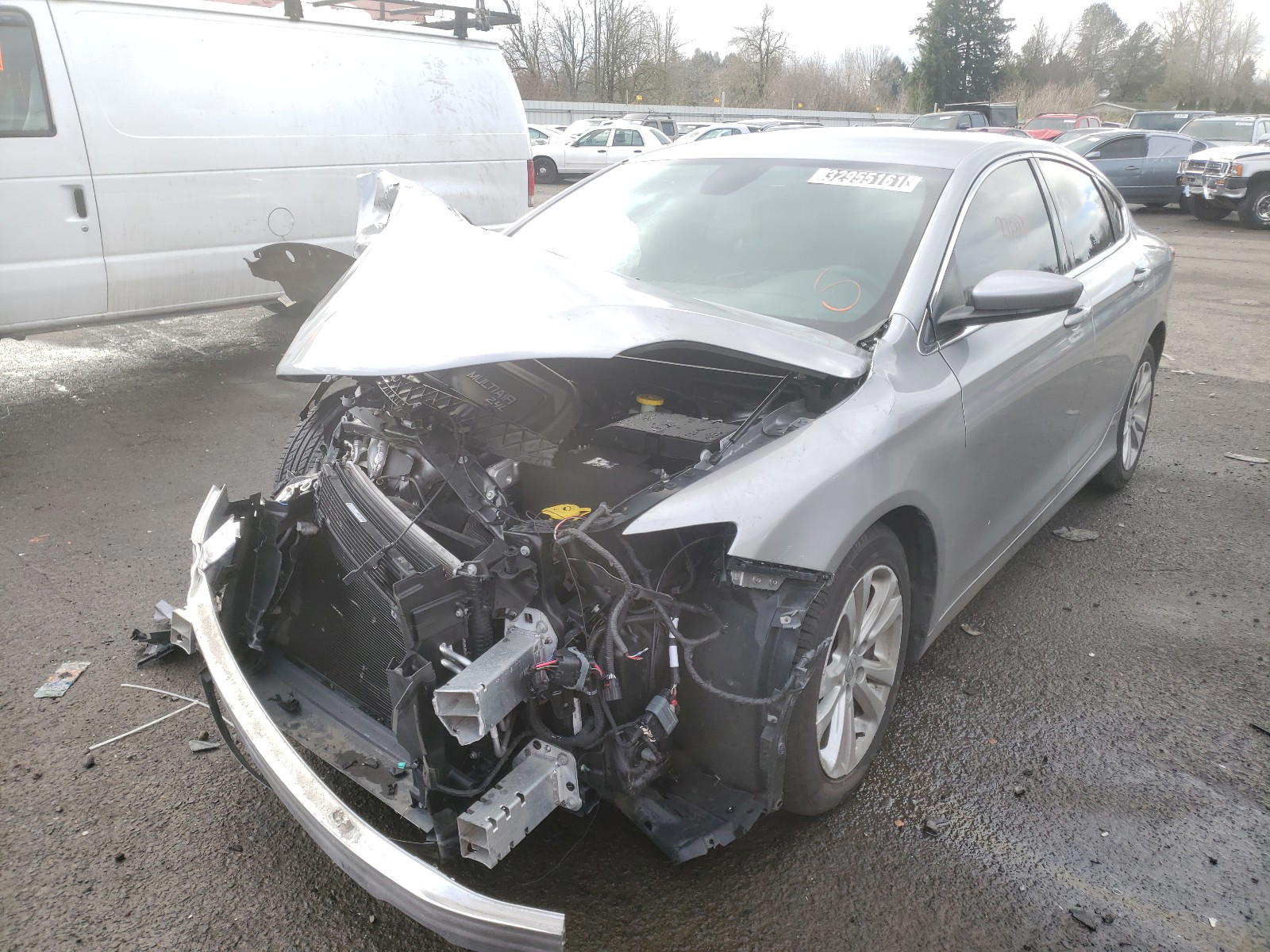 Photo 2 from auction – 2015 CHRYSLER 200 LIMITE with VIN 1C3CCCAB2FN699380