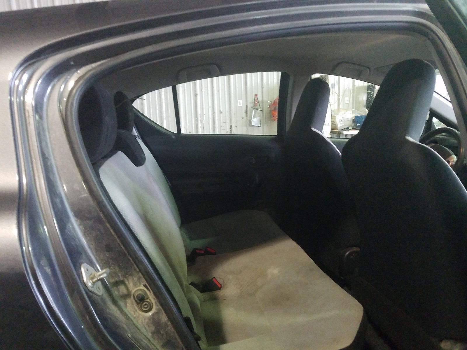 Photo 6 from auction – 2015 TOYOTA PRIUS C with VIN JTDKDTB38F1092922