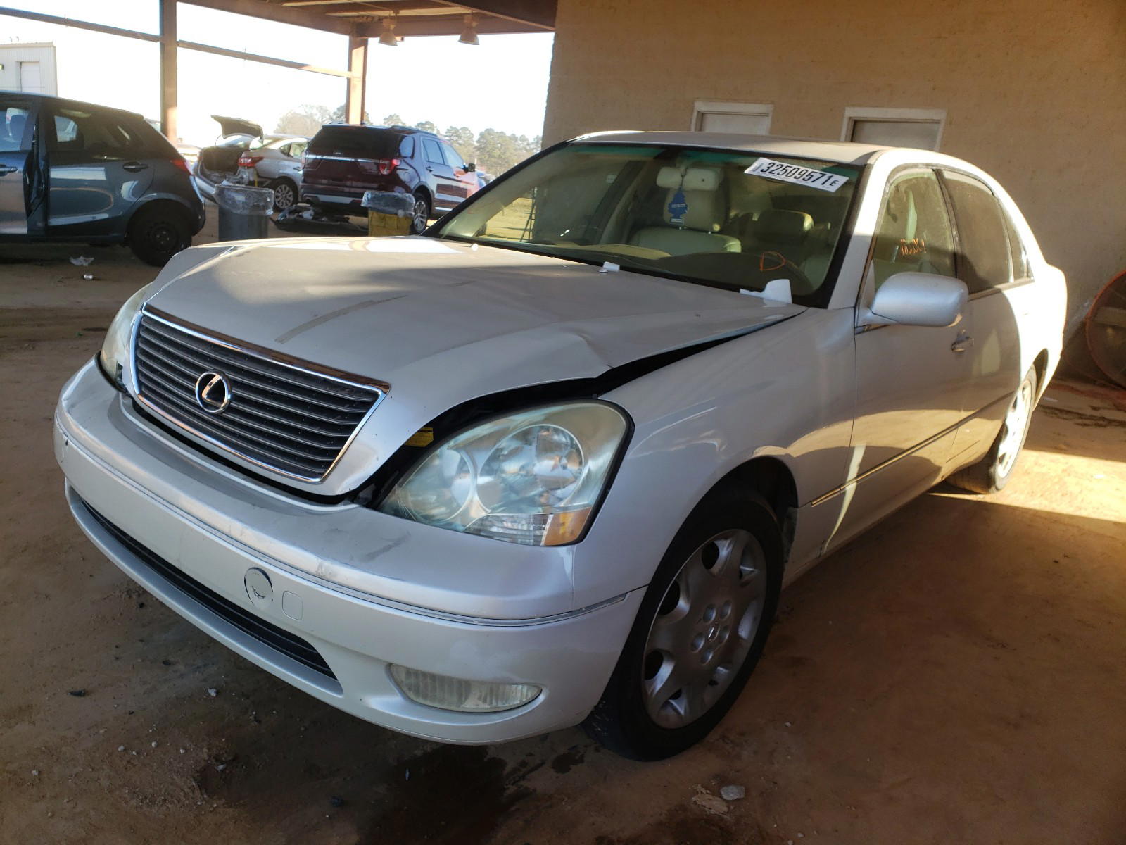 Photo 2 from auction – 2001 LEXUS LS 430 with VIN JTHBN30F510046522