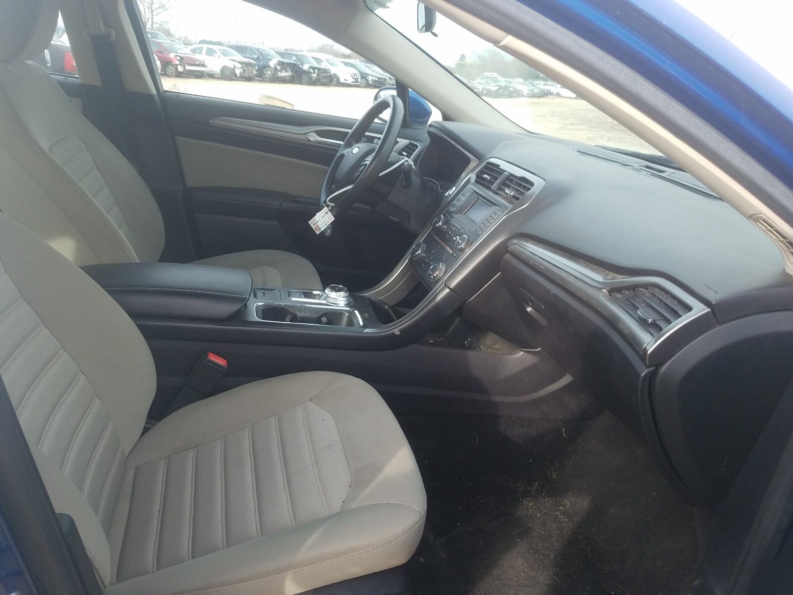 Photo 5 from auction – 2017 FORD FUSION S with VIN 3FA6P0G78HR240570