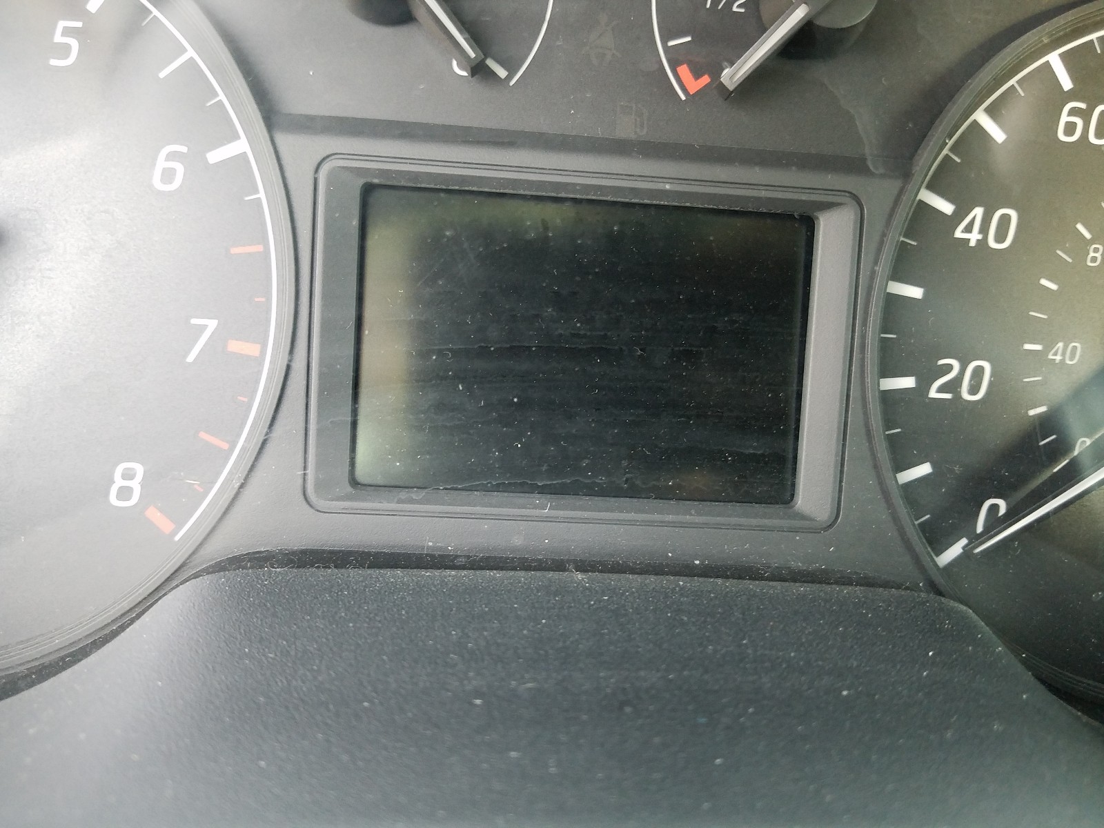 Photo 8 from auction – 2015 NISSAN SENTRA S with VIN 3N1AB7AP1FY342237