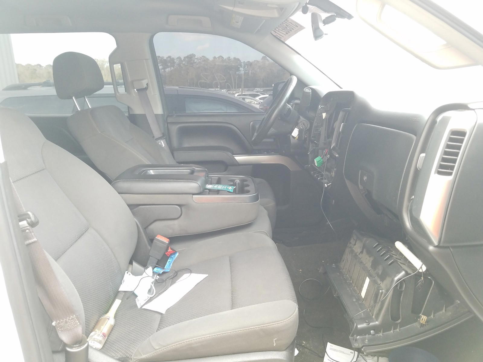 Photo 5 from auction – 2015 CHEVROLET SILVERADO with VIN 3GCUKREC8FG334347