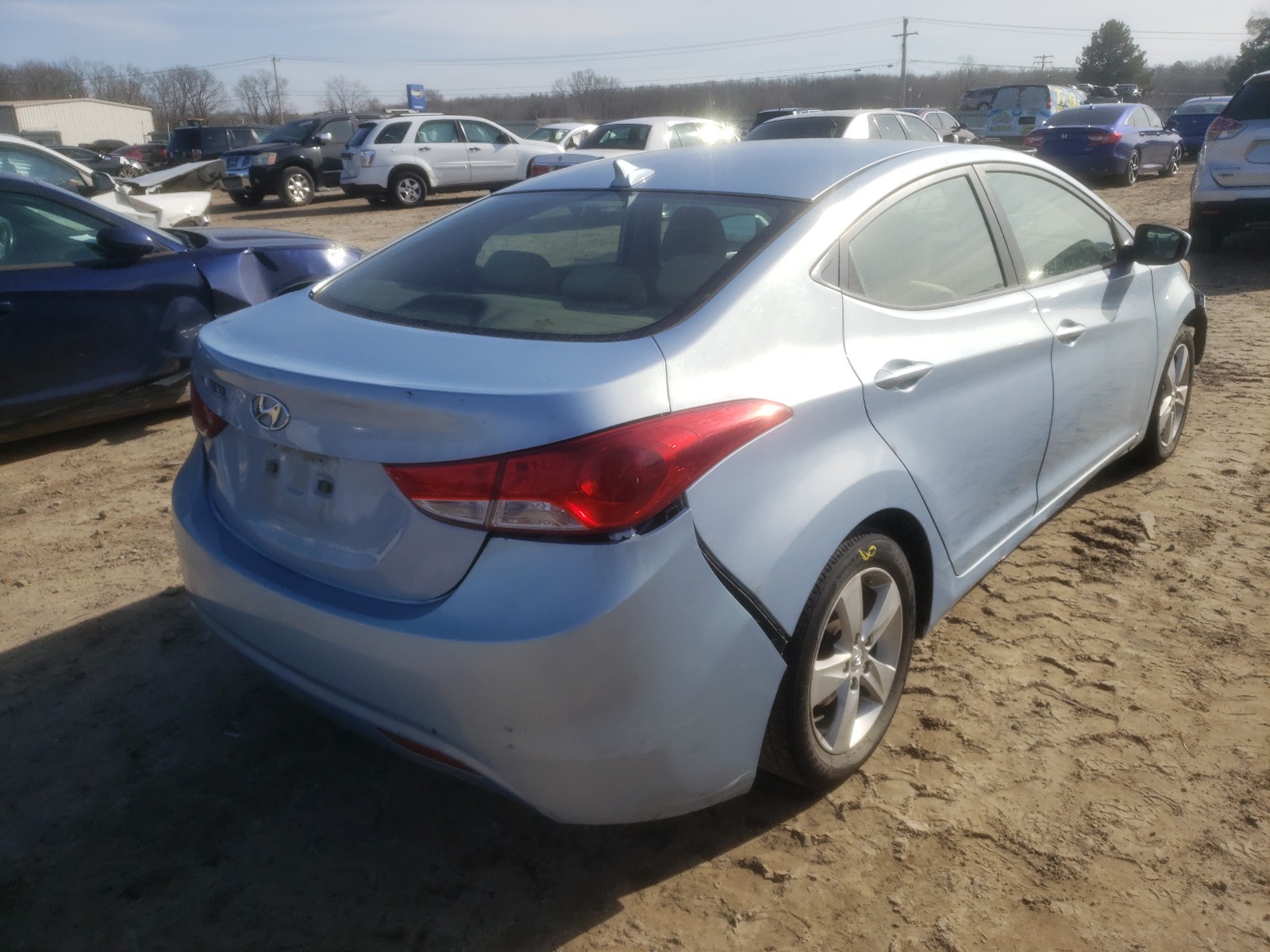 Photo 4 from auction – 2011 HYUNDAI ELANTRA GL with VIN KMHDH4AE3BU098167