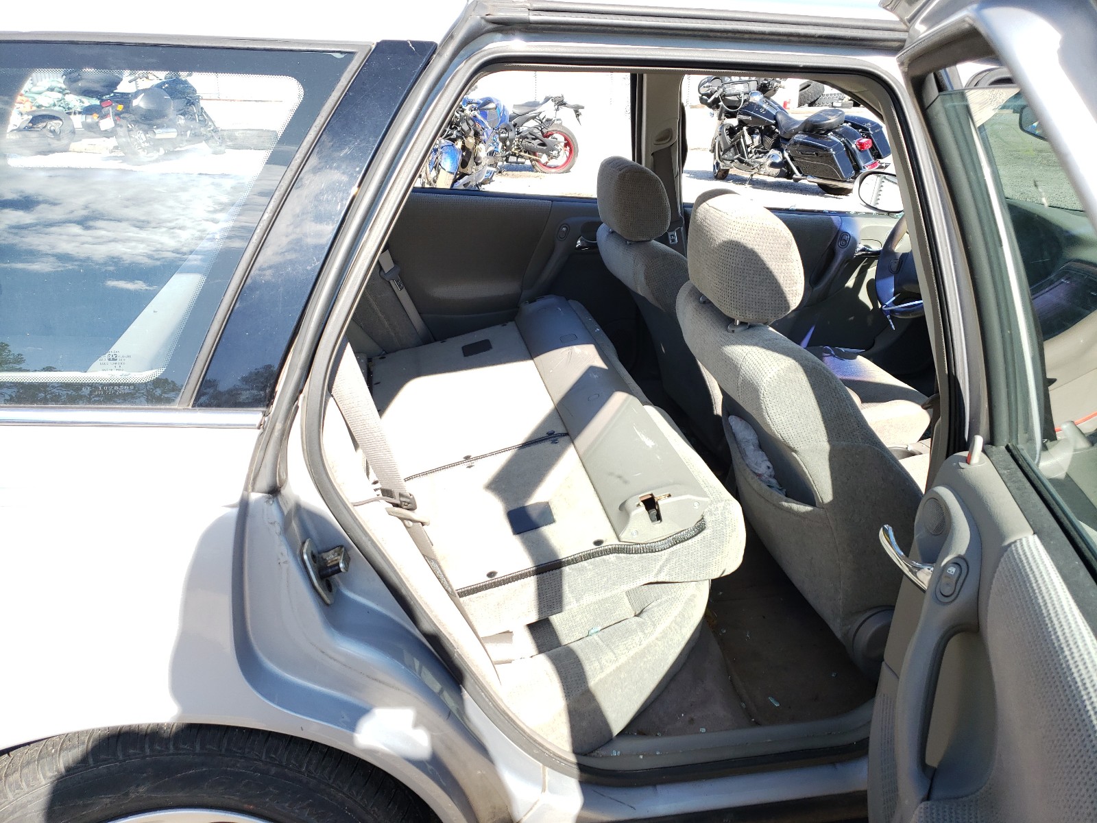 Photo 6 from auction – 2000 SATURN LW1 with VIN 1G8JU82F9YY643768