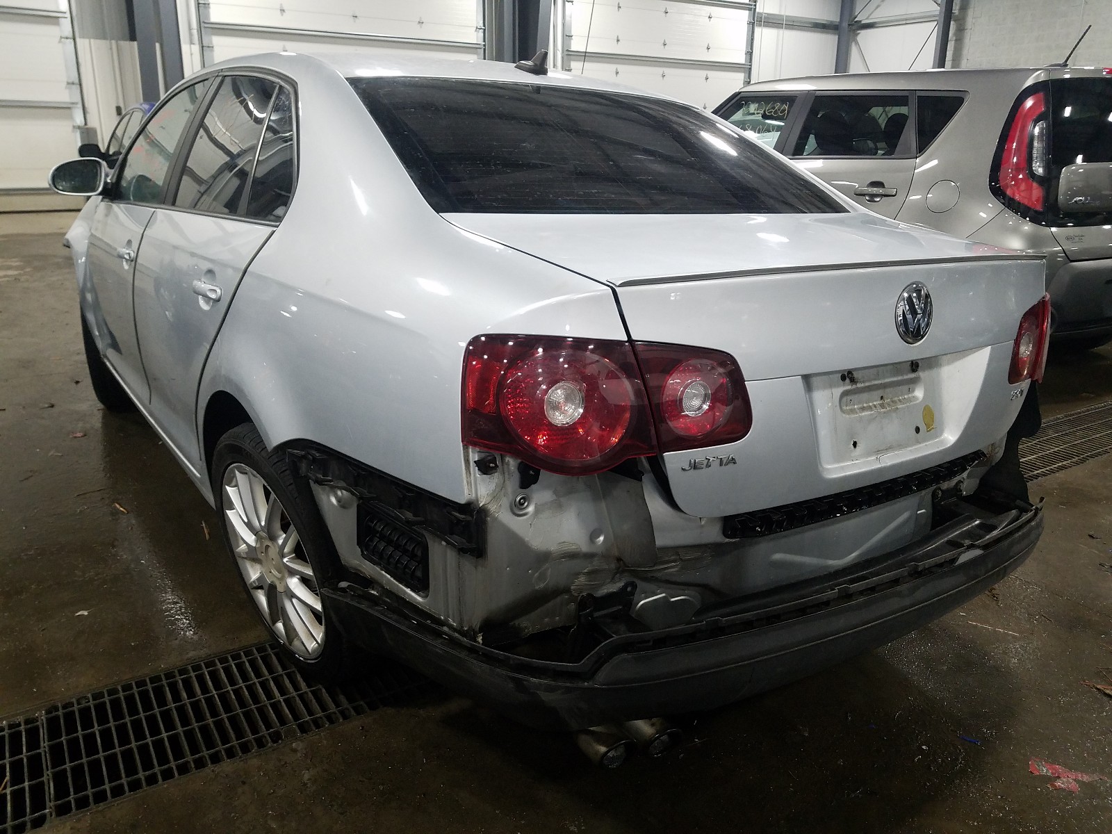 Photo 3 from auction – 2008 VOLKSWAGEN JETTA WOLF with VIN 3VWRJ71KX8M175875