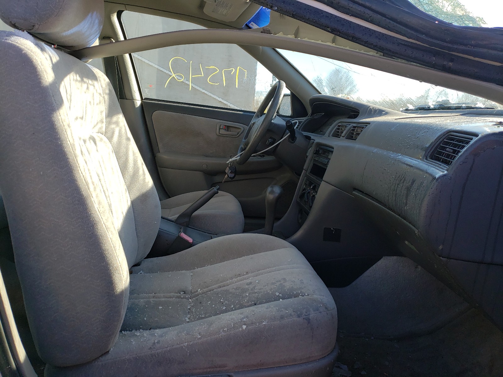 Photo 5 from auction – 1997 TOYOTA CAMRY CE with VIN 4T1BG22K4VU001565