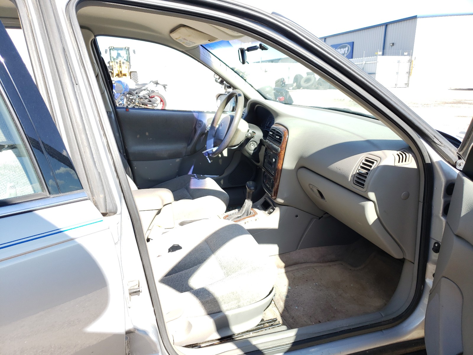 Photo 5 from auction – 2000 SATURN LW1 with VIN 1G8JU82F9YY643768