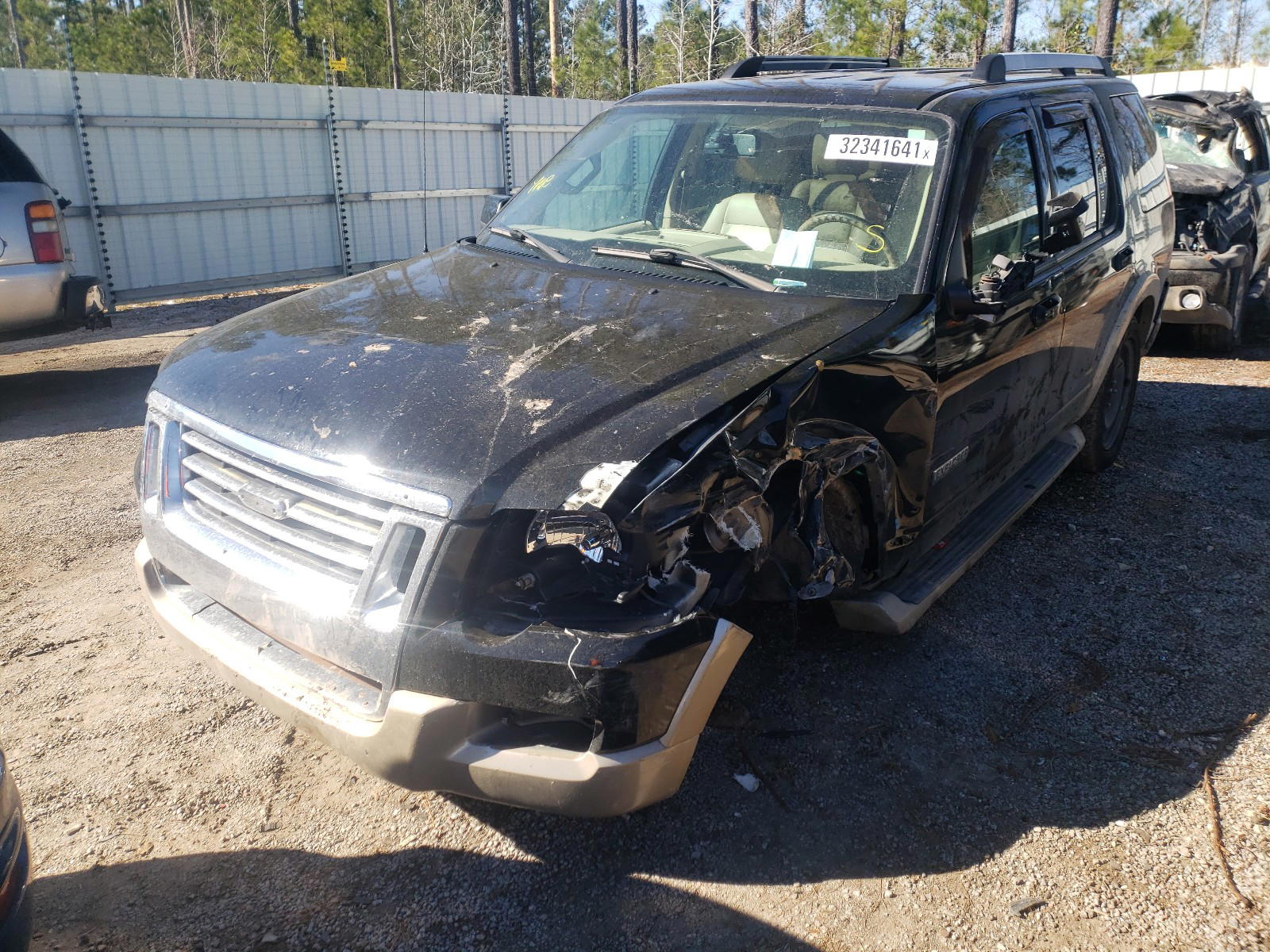 Photo 2 from auction – 2006 FORD EXPLORER E with VIN 1FMEU748X6ZA15379
