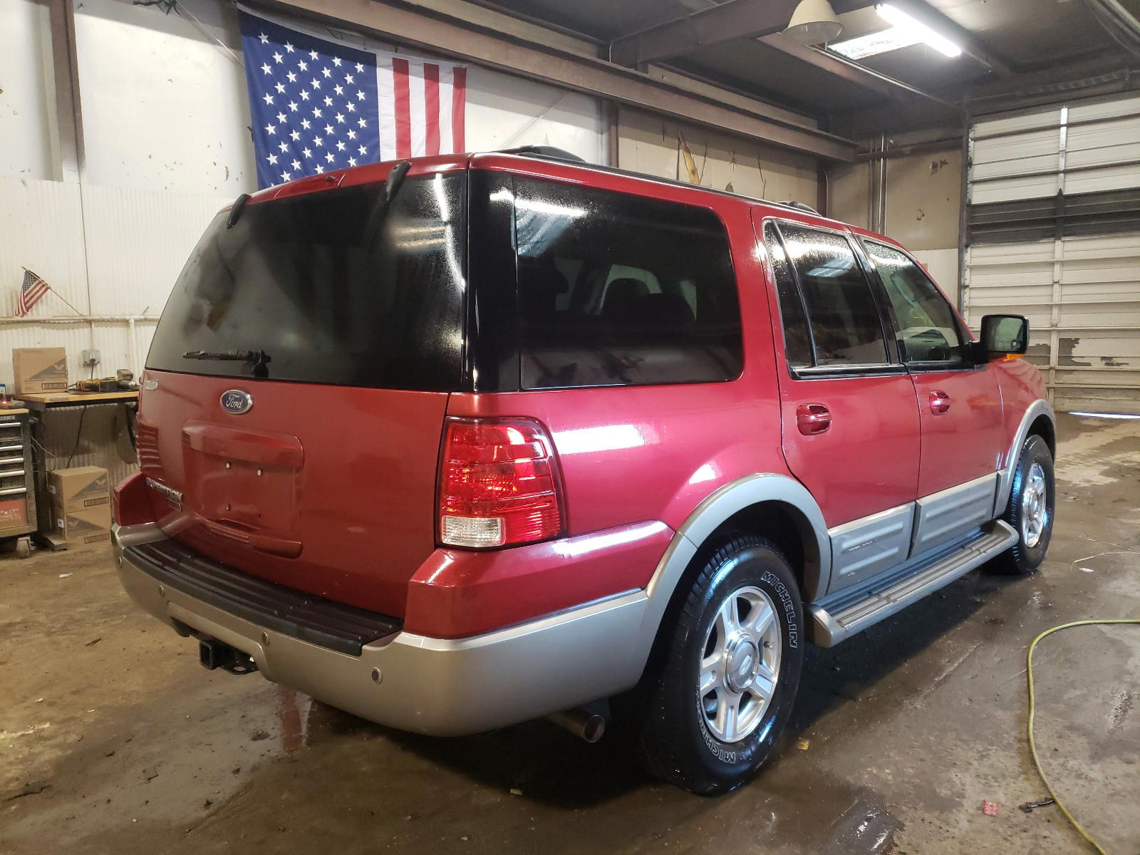 Photo 4 from auction – 2004 FORD EXPEDITION with VIN 1FMPU18L34LB55987