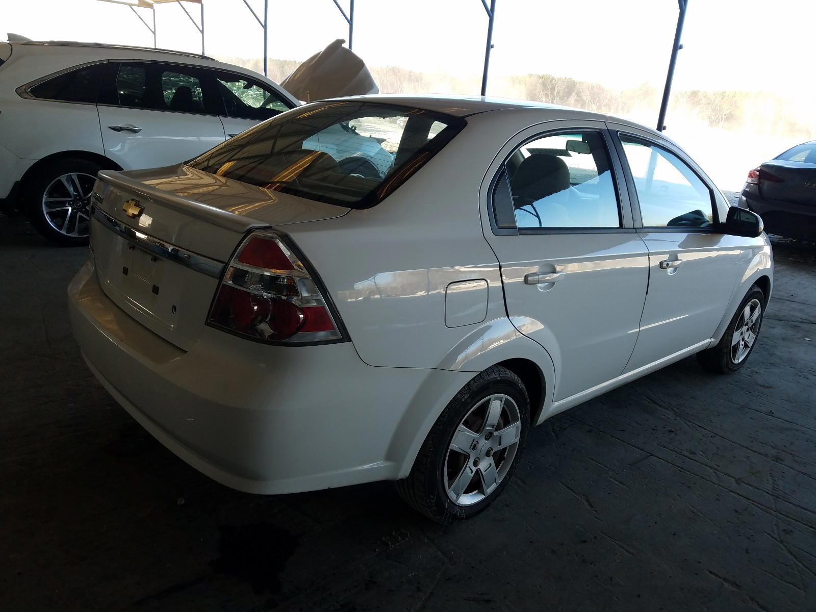Photo 4 from auction – 2011 CHEVROLET AVEO LT with VIN KL1TG5DE8BB118730