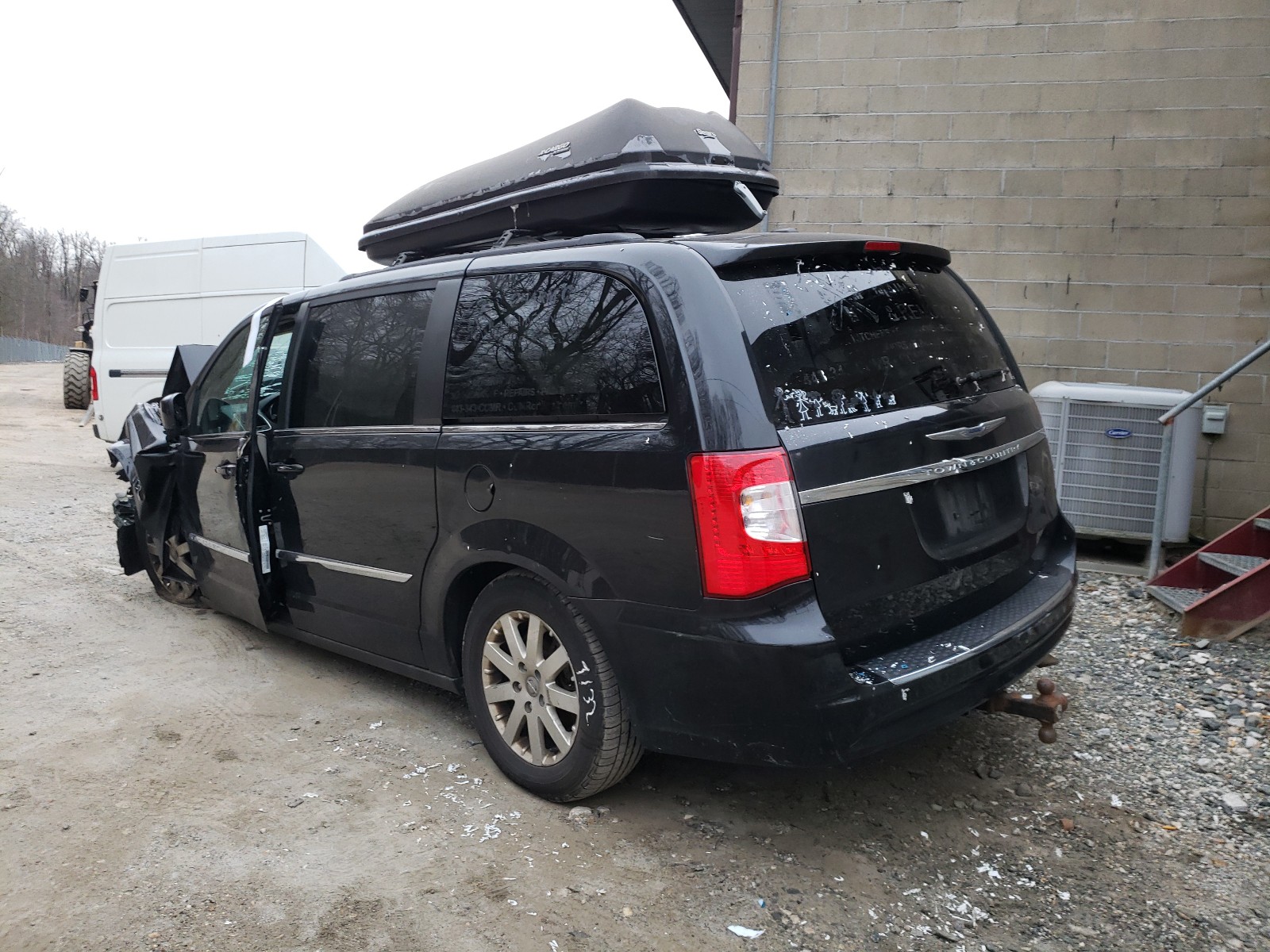 Photo 3 from auction – 2014 CHRYSLER TOWN & COU with VIN 2C4RC1BG2ER377716