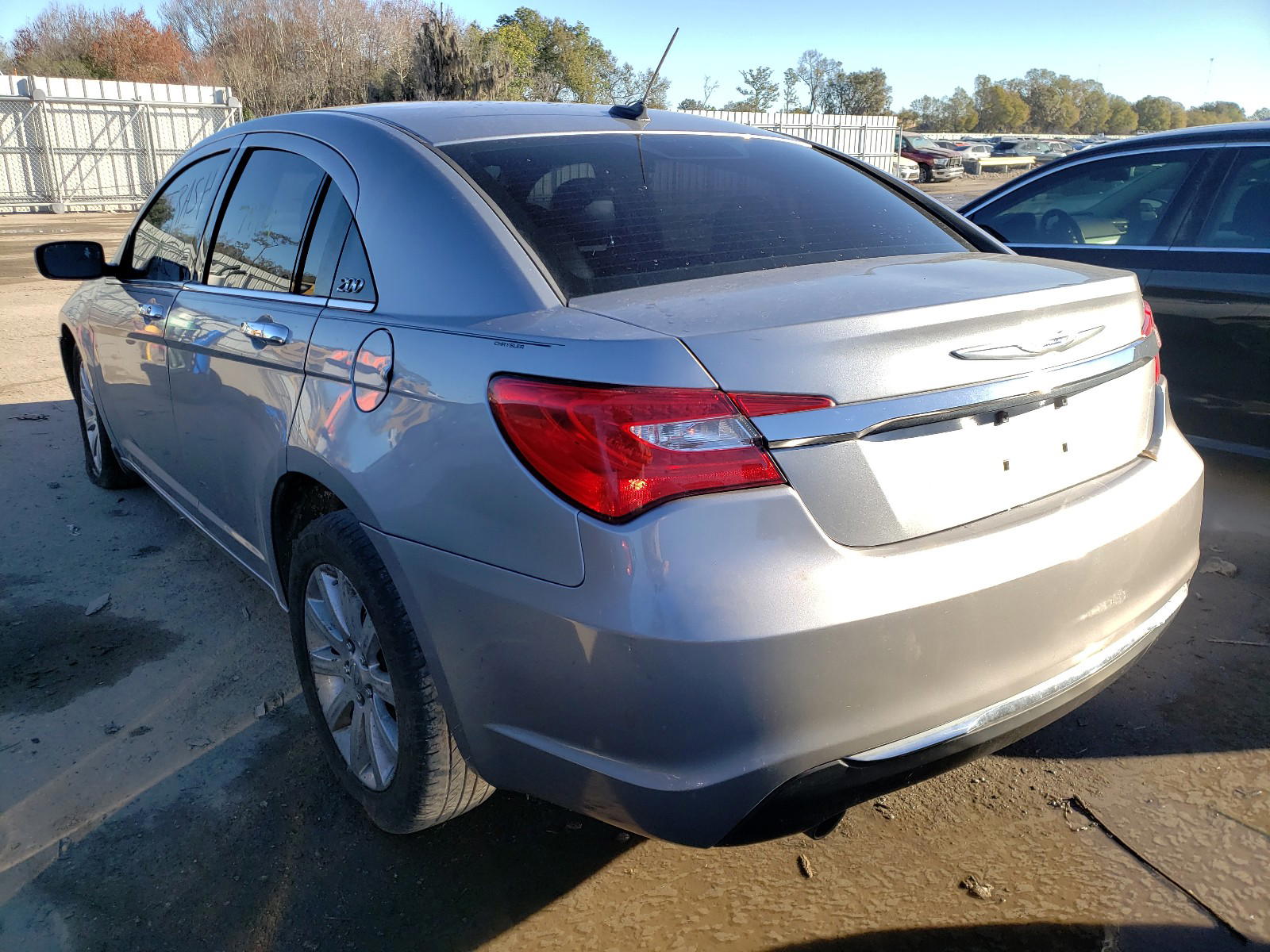 Photo 3 from auction – 2014 CHRYSLER 200 LIMITE with VIN 1C3CCBCG3EN158730