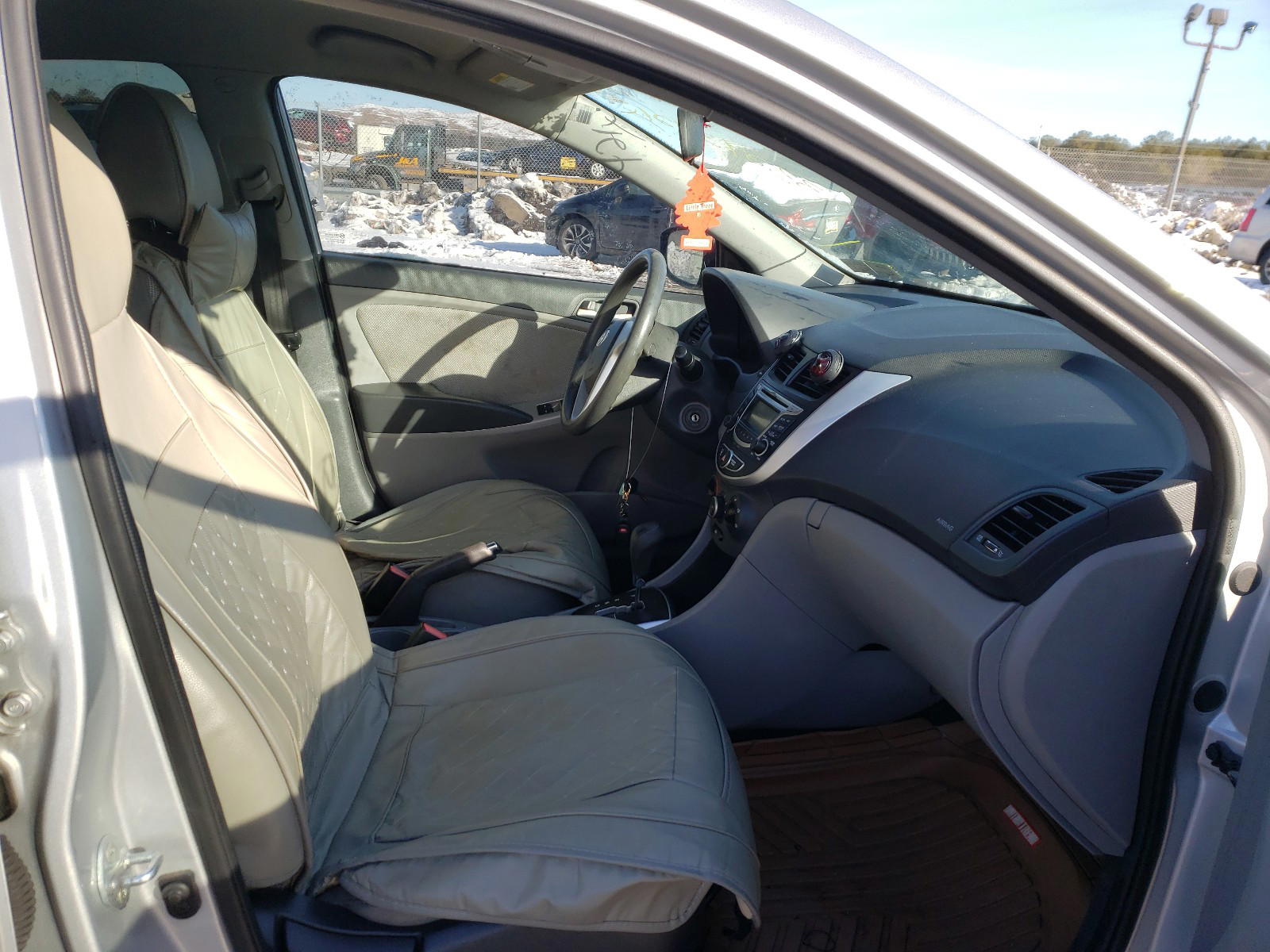 Photo 5 from auction – 2013 HYUNDAI ACCENT with VIN KMHCT4AE8DU489151