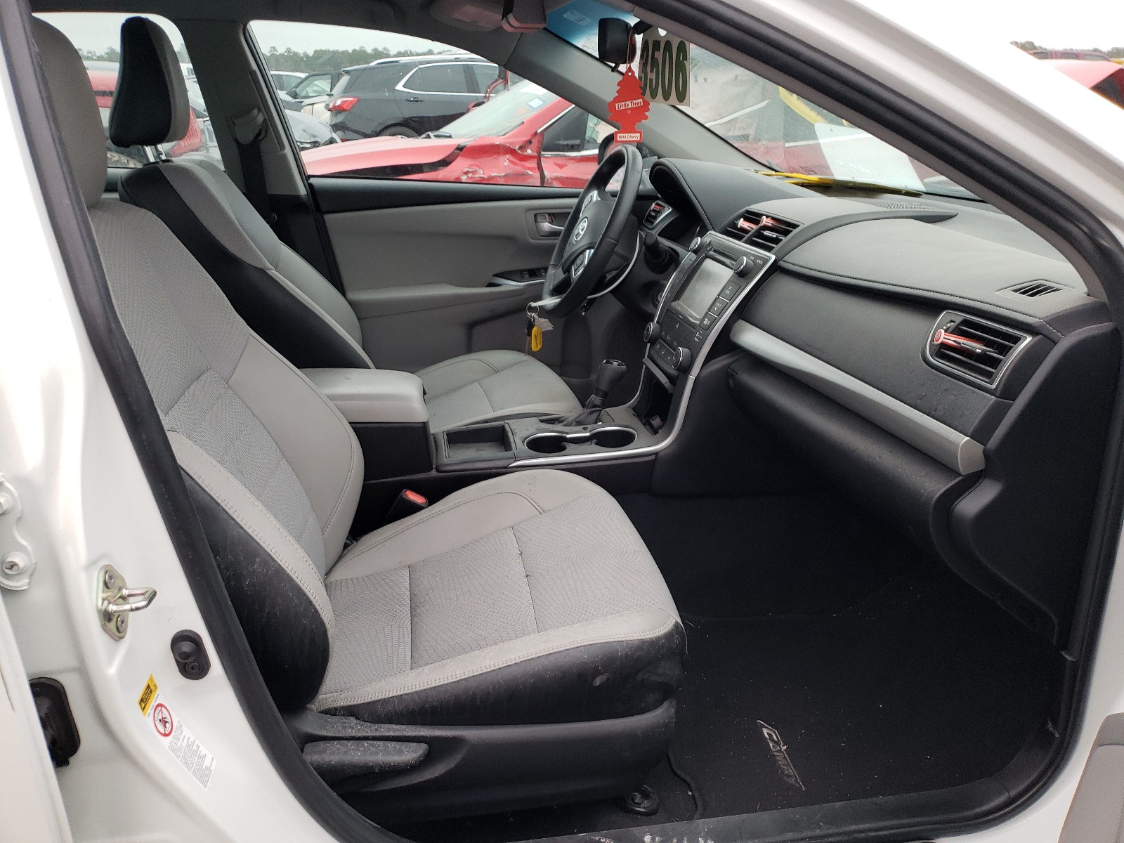 Photo 5 from auction – 2016 TOYOTA CAMRY LE with VIN 4T1BF1FKXGU260457