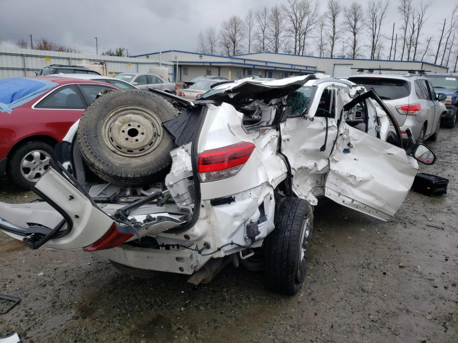 Photo 4 from auction – 2018 TOYOTA HIGHLANDER with VIN 5TDDZRFH2JS837646