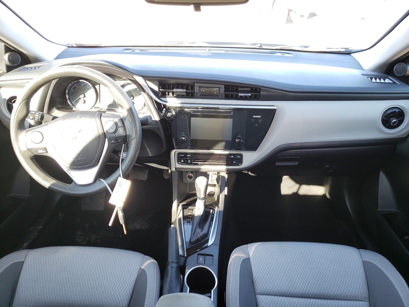 Photo 9 from auction – 2017 TOYOTA COROLLA L with VIN 5YFBURHE9HP717225