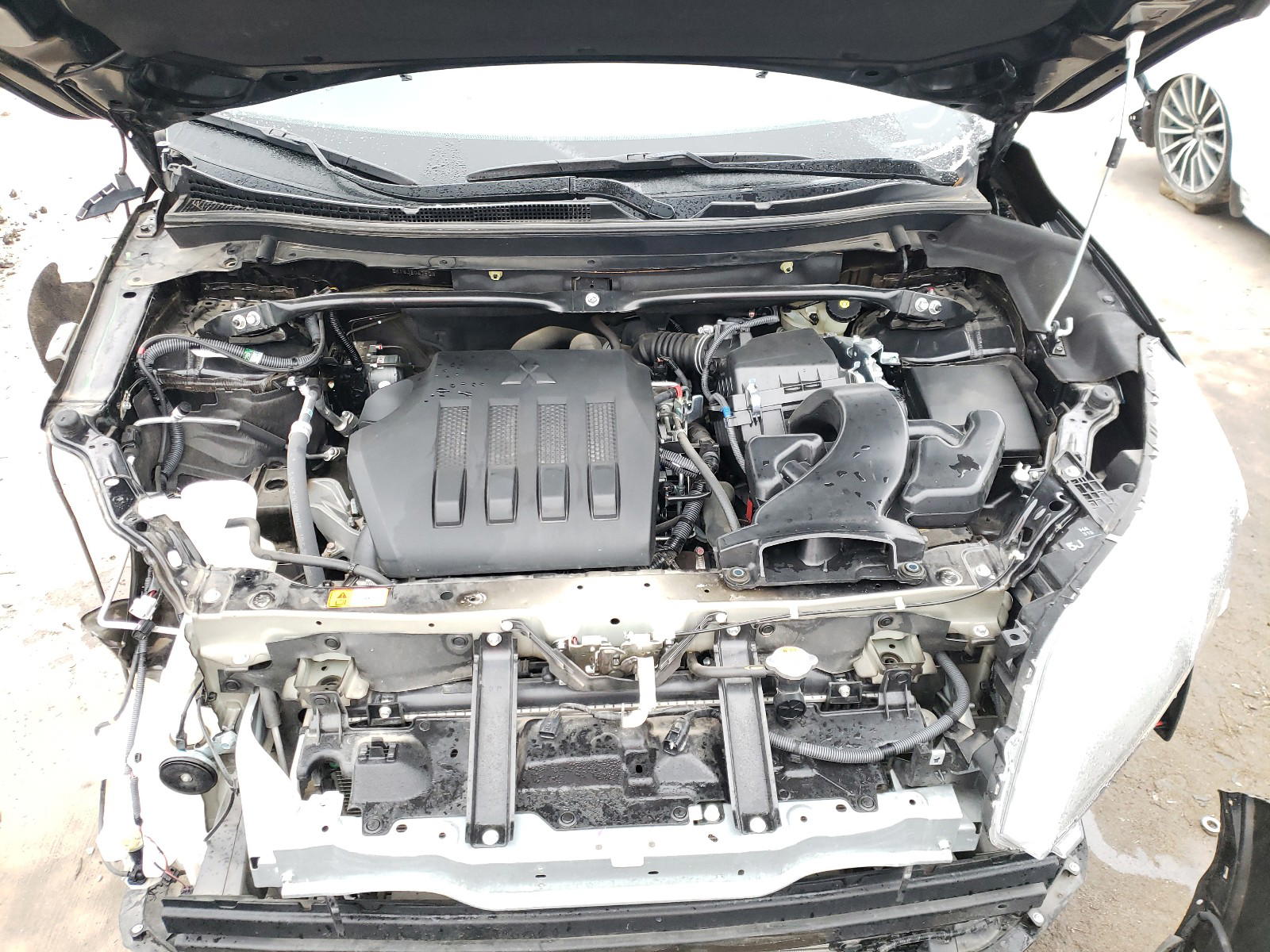 Photo 7 from auction – 2018 MITSUBISHI ECLIPSE CR with VIN JA4AT5AA5JZ047550