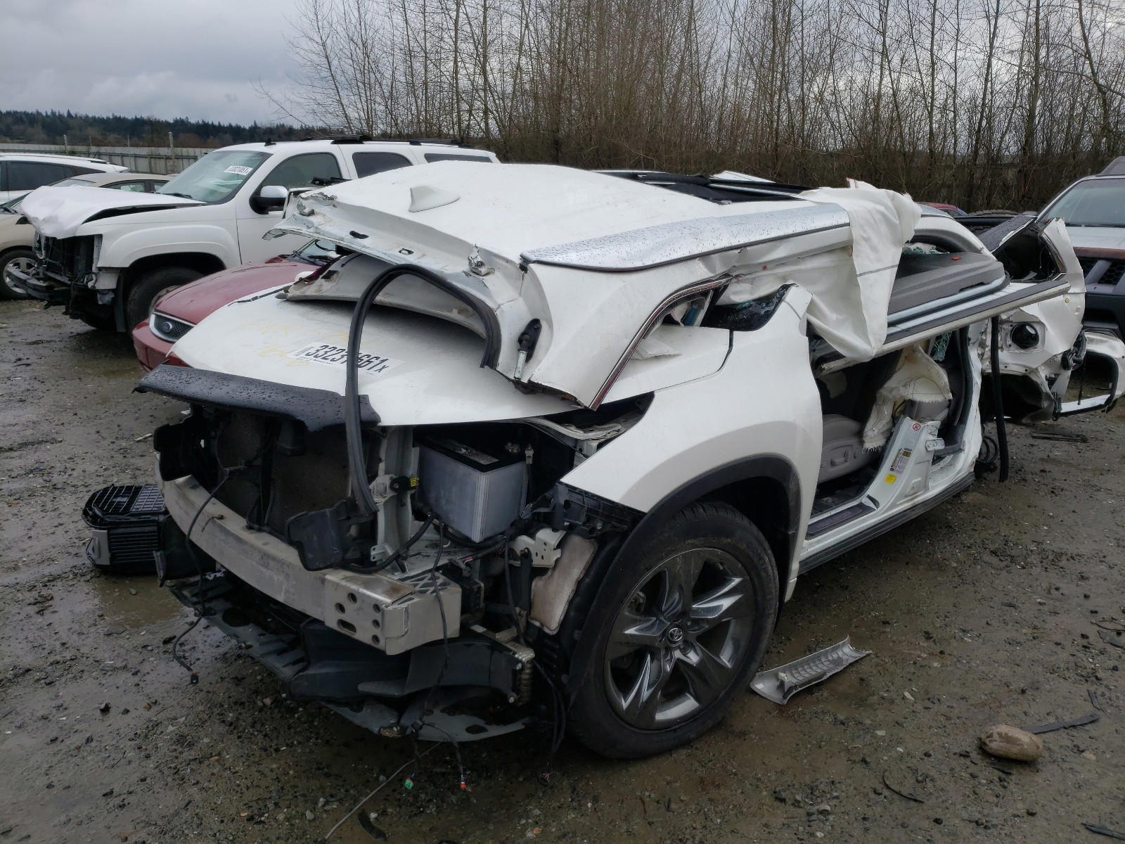 Photo 2 from auction – 2018 TOYOTA HIGHLANDER with VIN 5TDDZRFH2JS837646