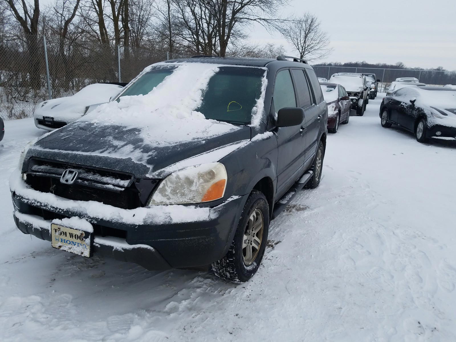 Photo 2 from auction – 2004 HONDA PILOT with VIN 2HKYF18574H599267