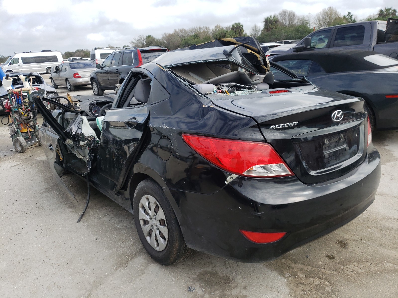 Photo 3 from auction – 2016 HYUNDAI ACCENT SE with VIN KMHCT4AE1GU094104