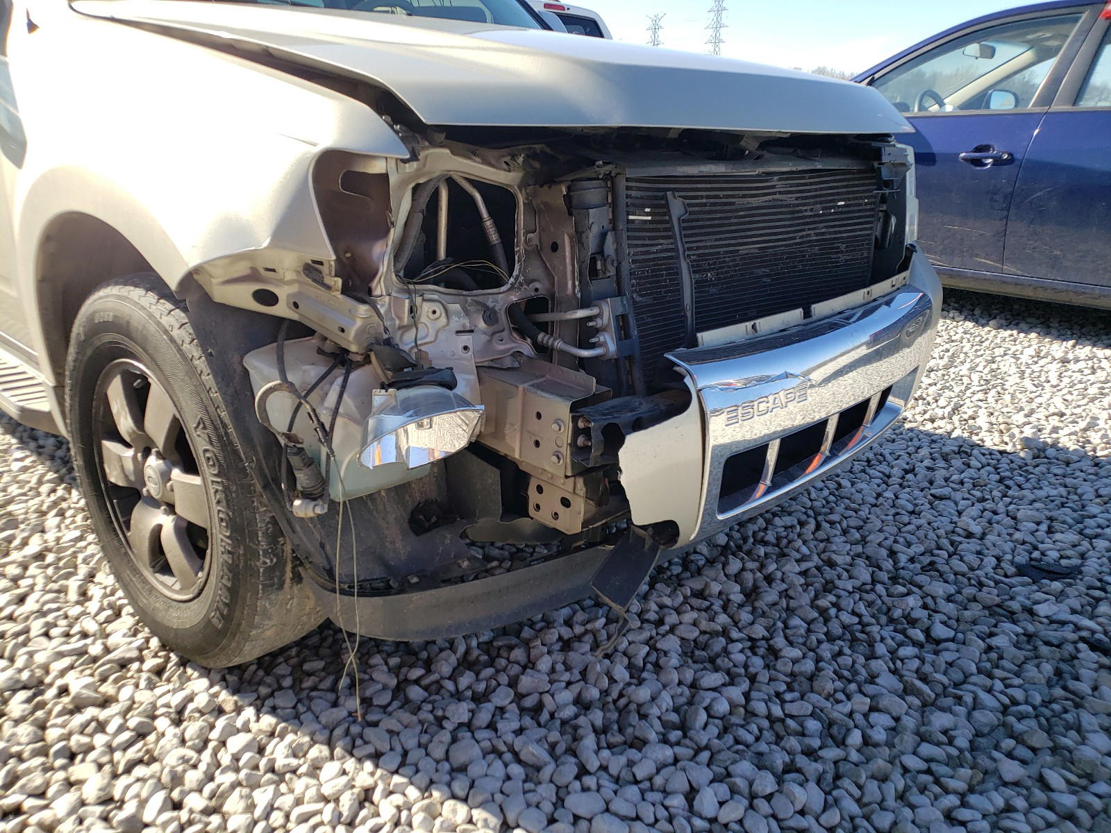 Photo 9 from auction – 2010 FORD ESCAPE LIM with VIN 1FMCU0EG8AKB30763