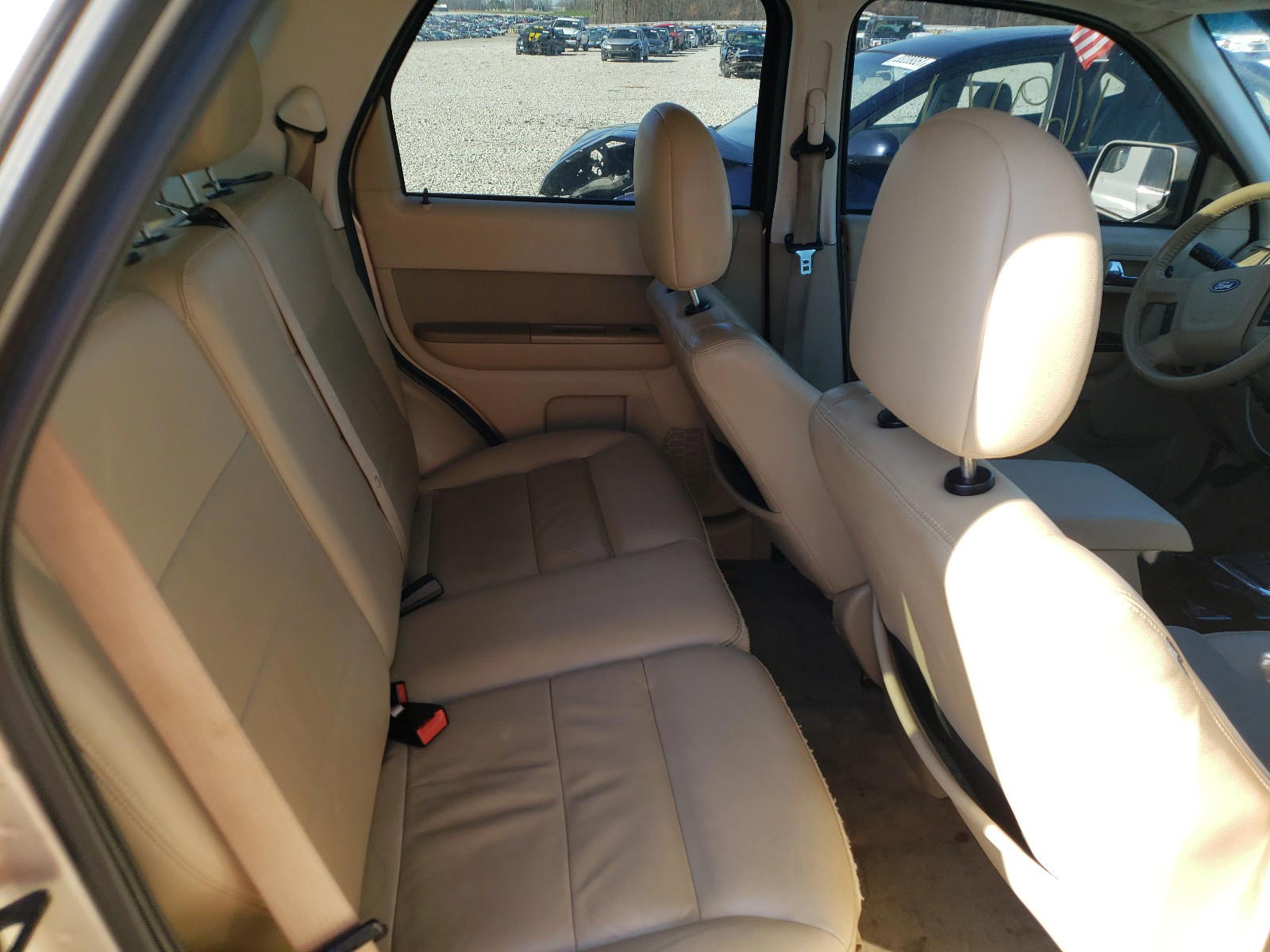 Photo 6 from auction – 2010 FORD ESCAPE LIM with VIN 1FMCU0EG8AKB30763