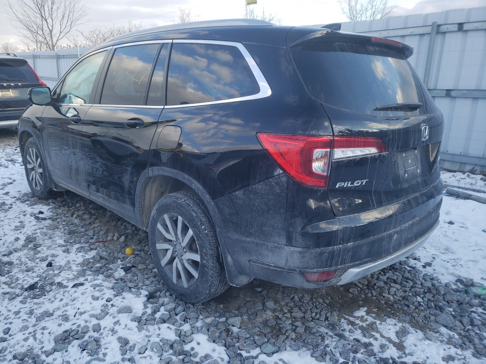 Photo 3 from auction – 2020 HONDA PILOT BLAC with VIN 5FNYF6H73LB500875