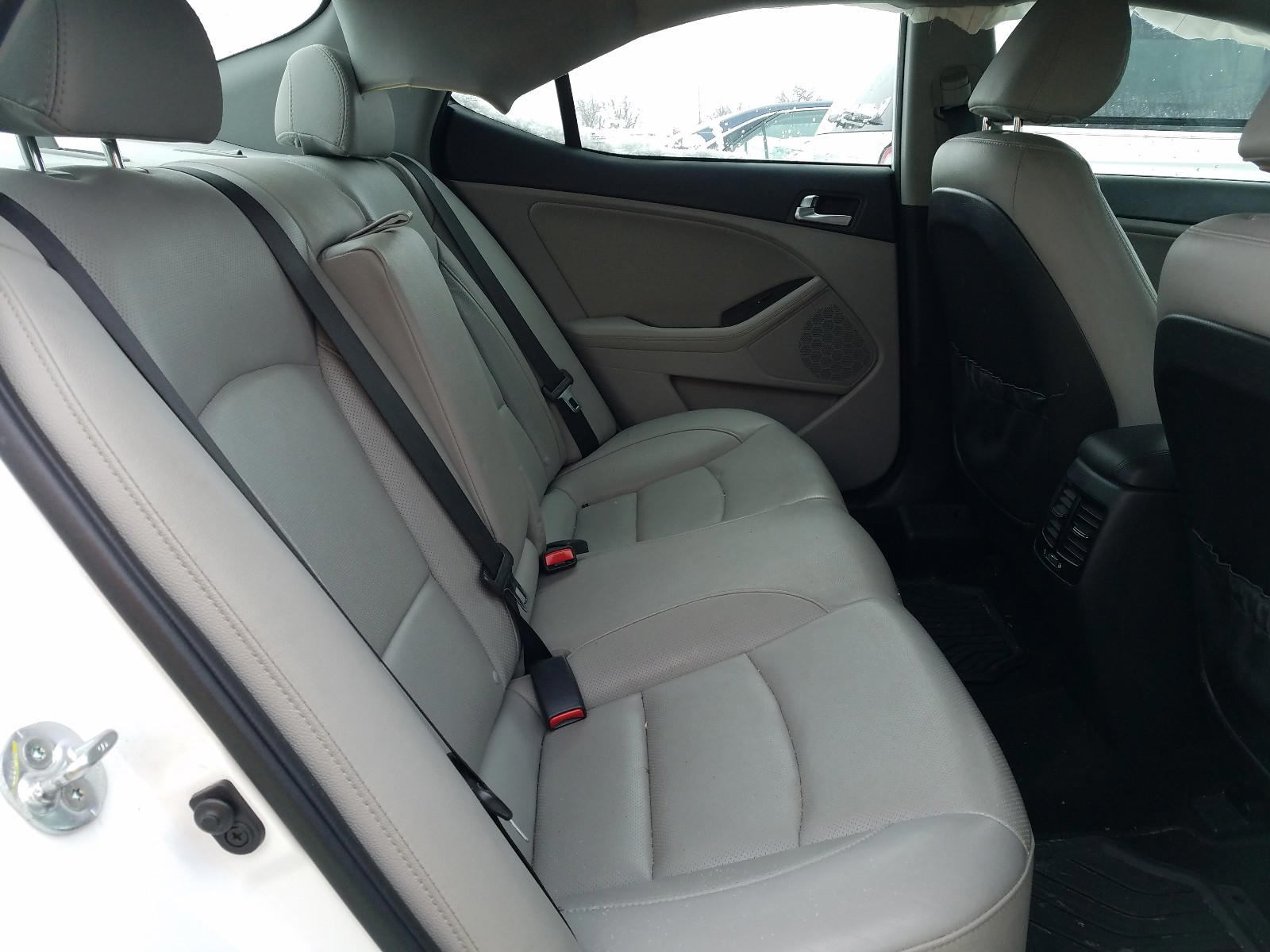 Photo 6 from auction – 2015 KIA OPTIMA with VIN 5XXGN4A75FG435624