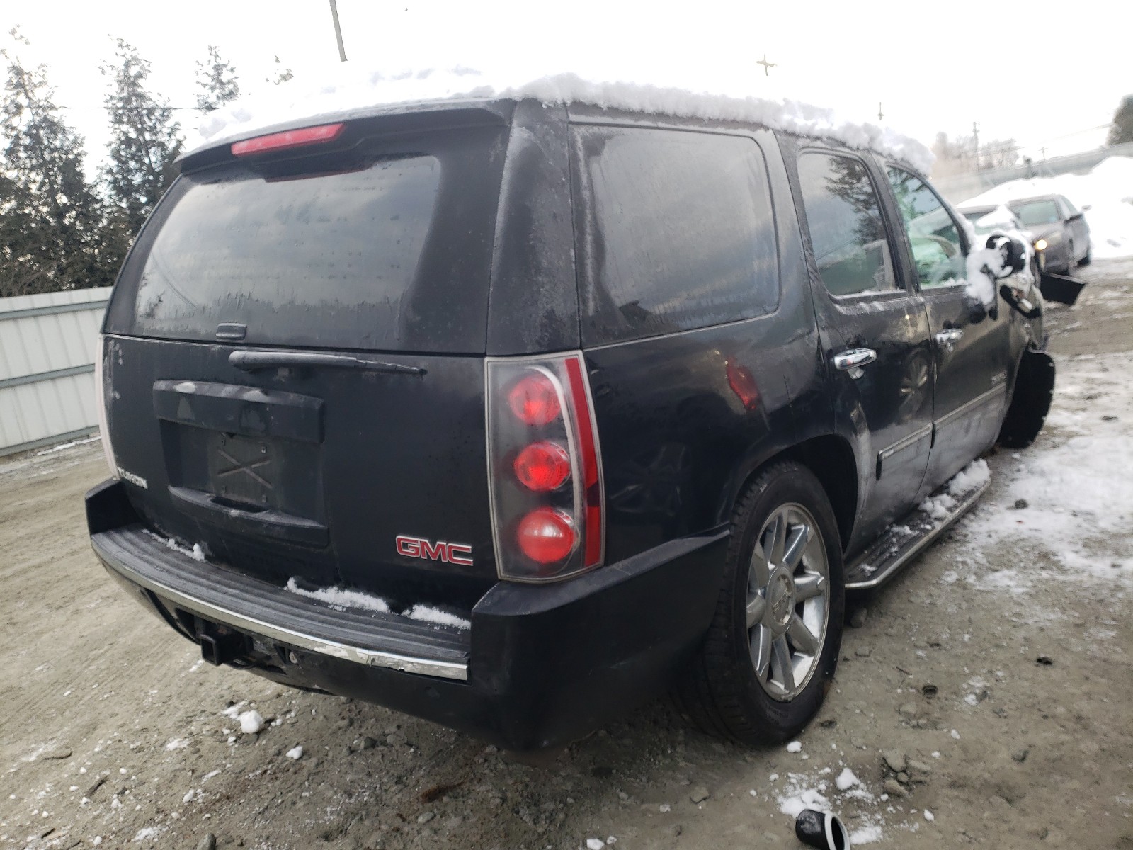 Photo 4 from auction – 2013 GMC YUKON DENA with VIN 1GKS2EEF9DR253790