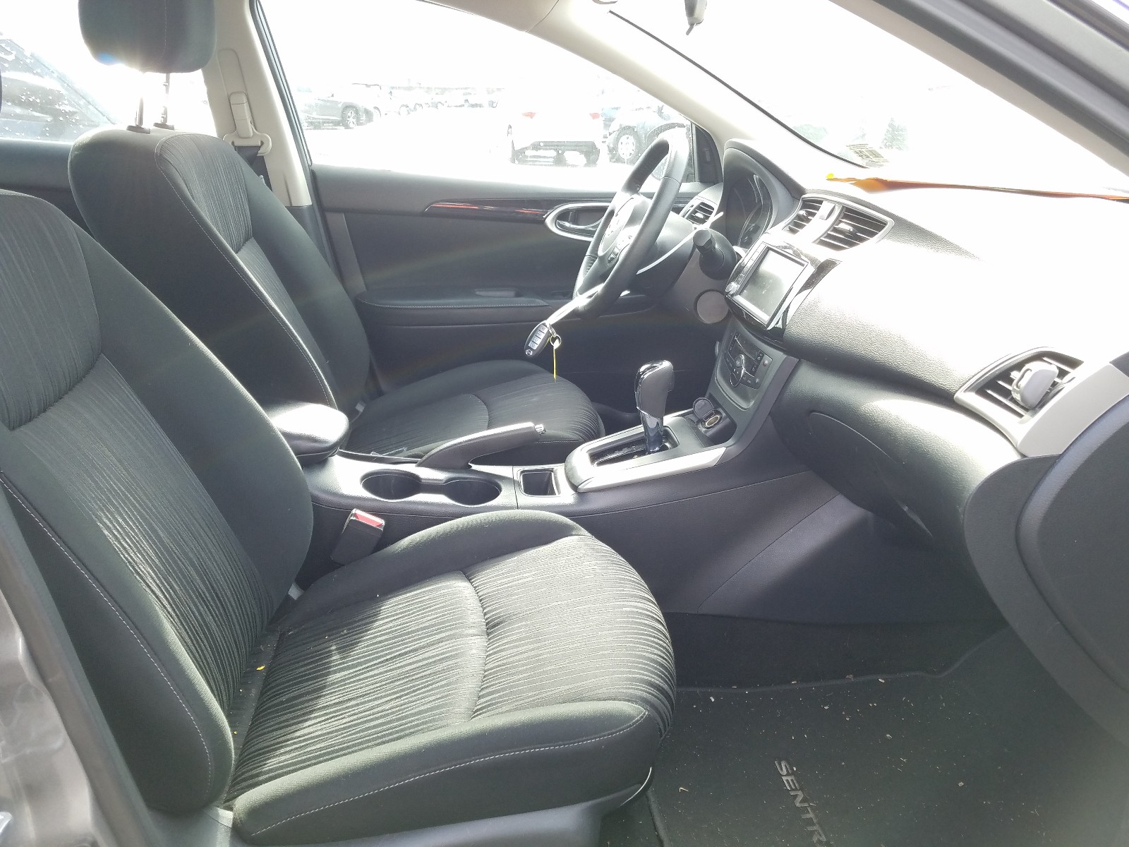 Photo 5 from auction – 2019 NISSAN SENTRA S with VIN 3N1AB7AP1KY427542