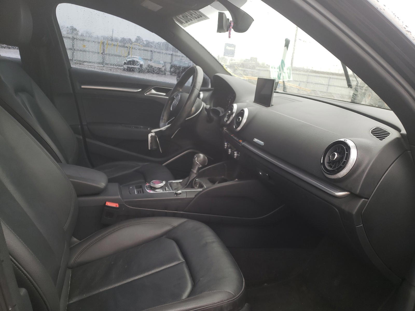 Photo 5 from auction – 2017 AUDI A3 PREMIUM with VIN WAUGUGFF3H1040664