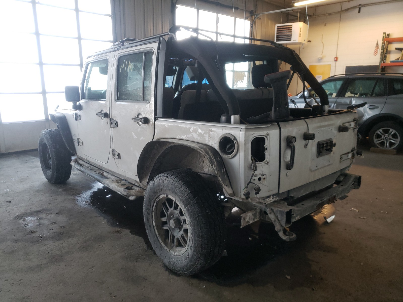 Photo 3 from auction – 2010 JEEP WRANGLER U with VIN 1J4BA3H14AL165905