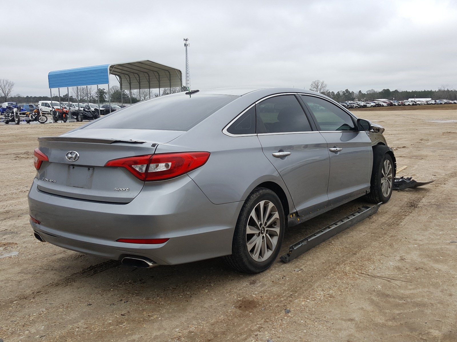 Photo 4 from auction – 2016 HYUNDAI SONATA SPO with VIN 5NPE34AF5GH419434