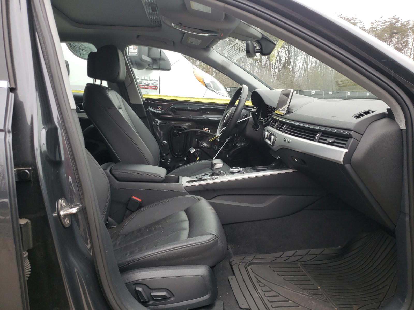 Photo 5 from auction – 2018 AUDI A4 PREMIUM with VIN WAUENAF41JN014112