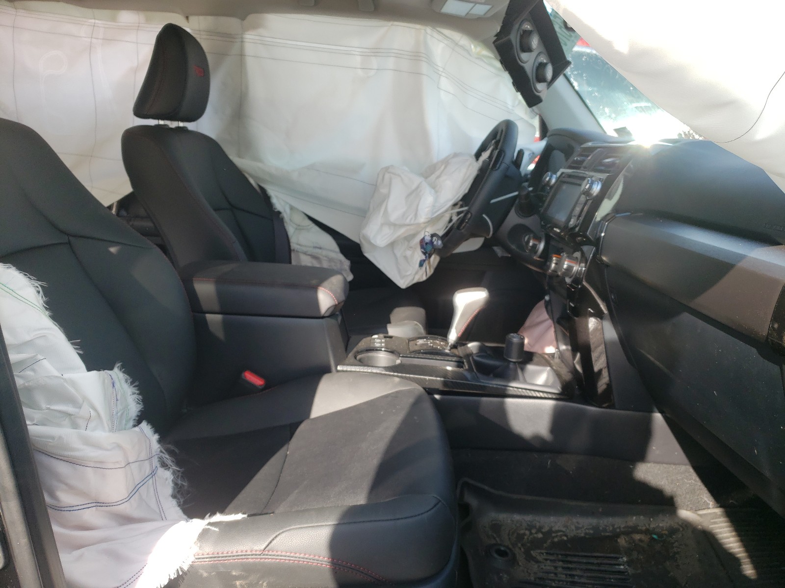 Photo 5 from auction – 2019 TOYOTA 4RUNNER SR with VIN JTEBU5JR6K5734294
