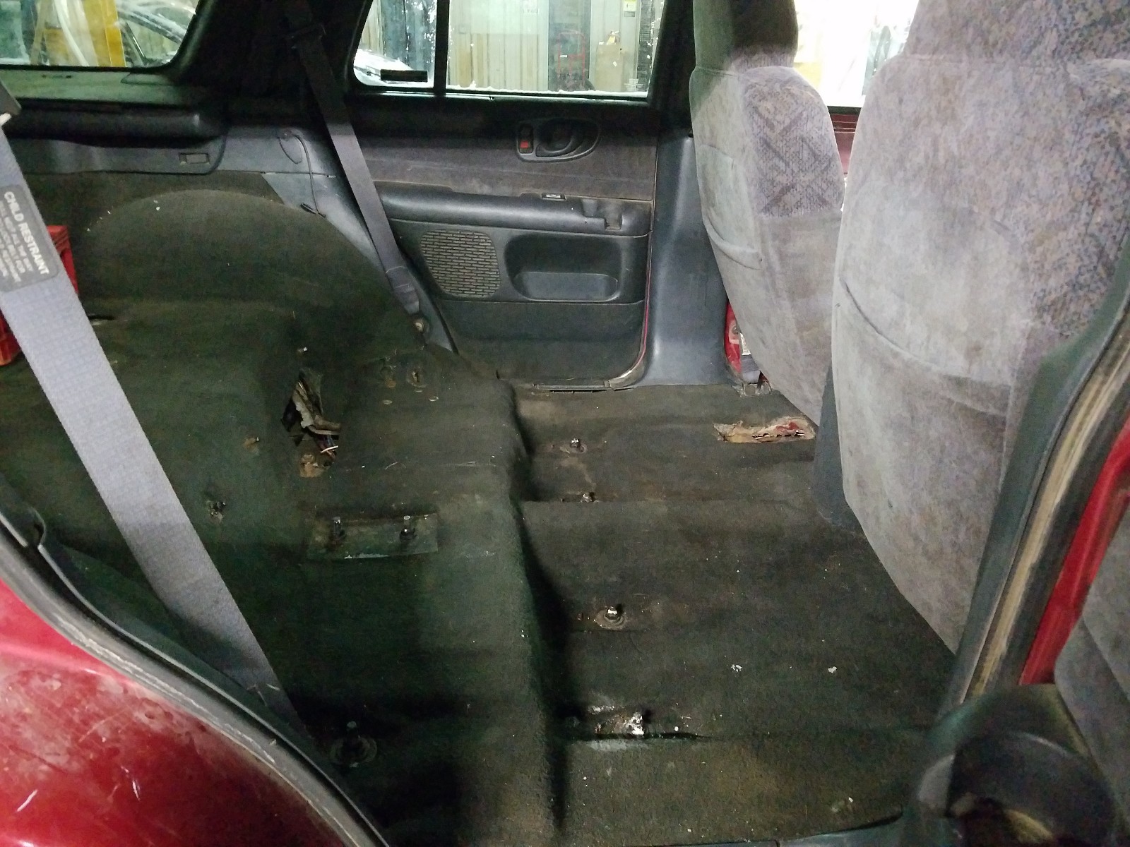 Photo 6 from auction – 1998 GMC JIMMY with VIN 1GKDT13W1W2500975